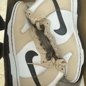 Nike Dunk High in White and Velvet Brown Sand Drift size 7 HTF